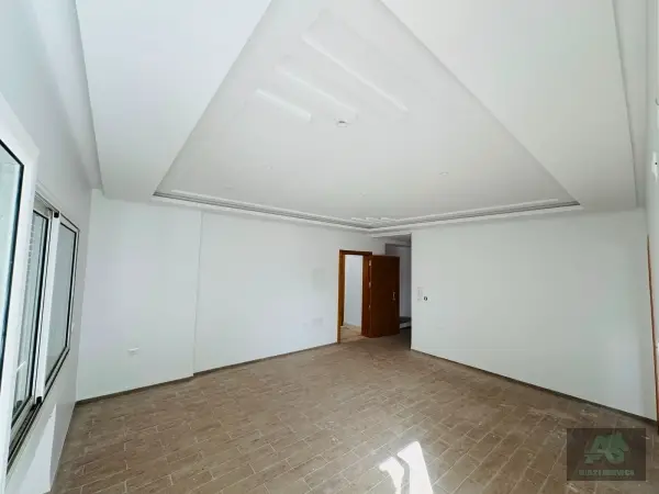 S+3 sans meubles à jawhara au 2 ème étage